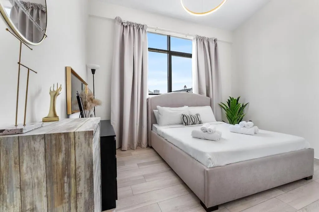 Апартаменты Waves - Stylish 1Br In Jvc With Balcony & Pool Дубай 0*,  ОАЭ