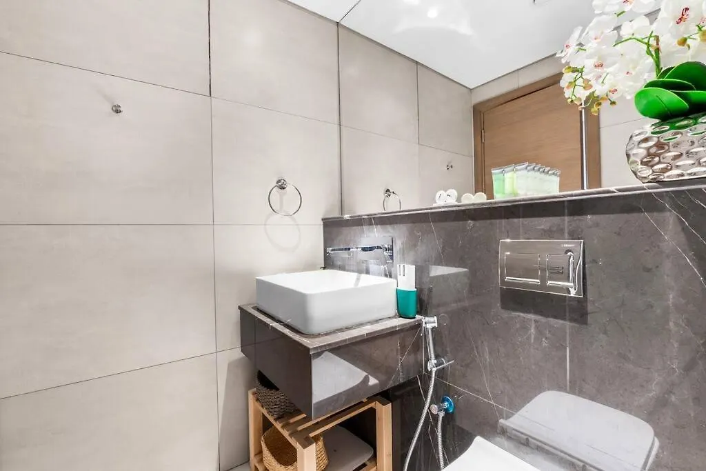 Апартаменты Waves - Stylish 1Br In Jvc With Balcony & Pool Дубай 0*,  ОАЭ