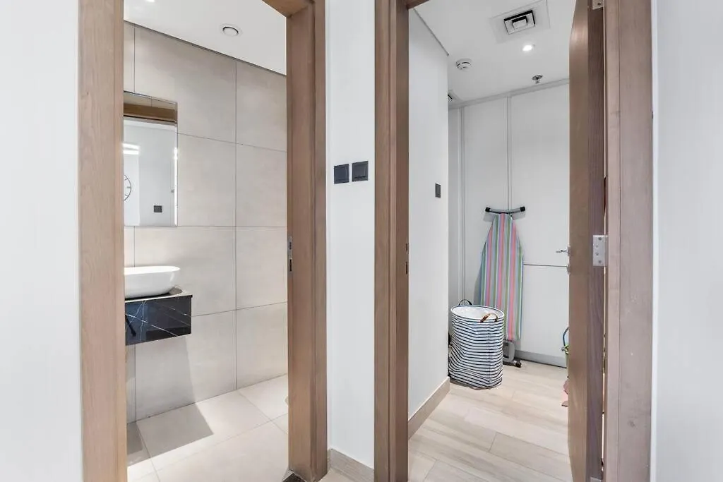 Апартаменты Waves - Stylish 1Br In Jvc With Balcony & Pool Дубай